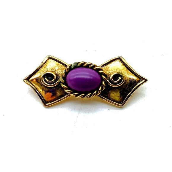 Vintage 1928 Purple Brooch, Small Gold Tone Bow Lapel Pin with Oval Cabochon - Picture 1 of 2